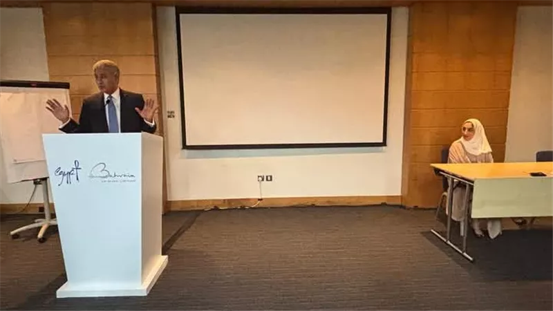 وزير السياحة والآثار ووزيرة السياحة البحرينية يفتتحان ورشة عمل سياحية مشتركة بين البلدين