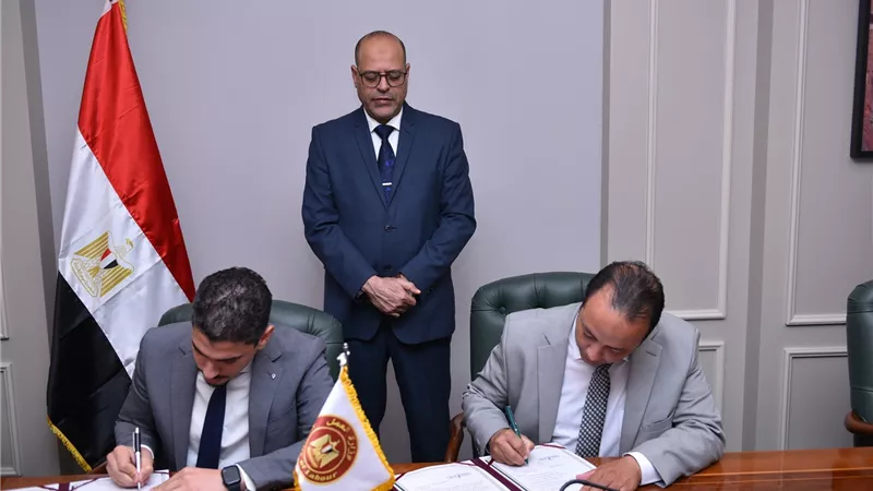 وزير العمل يشهد توقيع بروتوكول تعاون بين الوزارة وأكاديمية العربية للتدريب السعودية