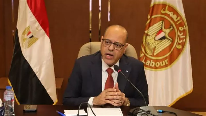 وزير العمل يهنئ الرئيس بمناسبة الاحتفال بعيد العمال