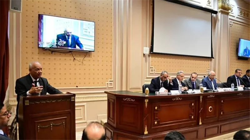 وزير الشئون النيابية يستعرض التطور التشريعي التاريخي لقوانين الإيجار في مصر أمام النواب