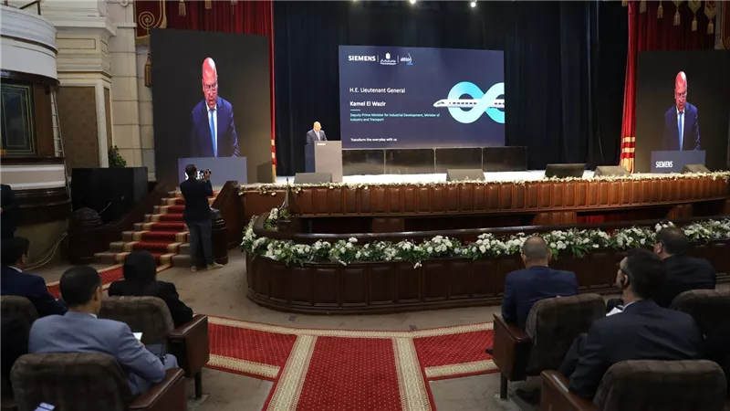 كامل الوزير: القيادة السياسية أولت اهتمامًا غير مسبوق بقطاع النقل باعتباره الشريان الرئيسي للتنمية 