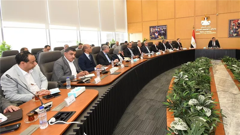 وزير الإسكان يعقد اجتماعًا للجنة التنسيقية العليا.. ويُصدر حزمة من التكليفات والتوجيهات لرؤساء أجهزة المدن الجديدة