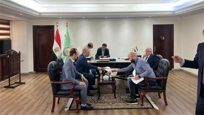  وزير الزراعة يعقد اللقاء الأسبوعي مع أعضاء مجلسي النواب والشيوخ