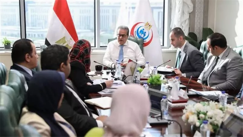 نائب رئيس مجلس الوزراء وزير الصحة يناقش مشروع موازنة قطاع الصحة للعام المالي 2026/2025