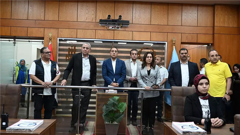 رئيس الوزراء يتفقد مركز سيطرة الشبكة الوطنية للطوارئ والسلامة العامة بديوان عام محافظة الغربية