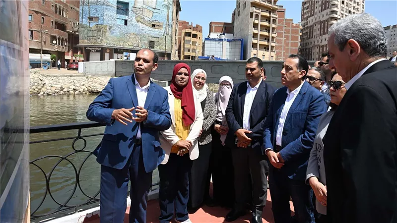 رئيس الوزراء يتفقد أعمال تطوير كورنيش ترعة القاصد