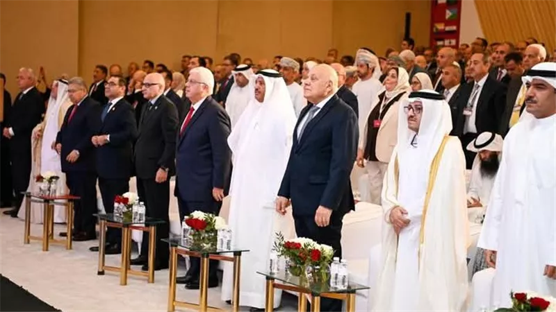وزير التعليم العالي يشارك في افتتاح المؤتمر العام لاتحاد الجامعات العربية بالكويت