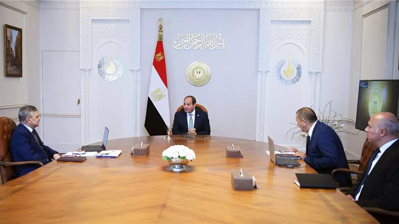 الرئيس السيسي: إضافة حزمة من الخدمات الملاحية الجديدة بقناة السويس
