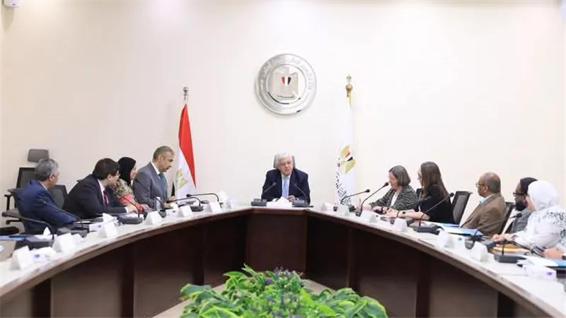 وزير التعليم العالي يشهد توقيع بروتوكول تعاون بين أكاديمية البحث العلمي وجامعة وست فيرجينيا بالولايات المتحدة