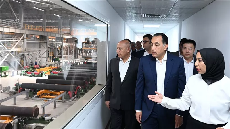 رئيس الوزراء يفتتح مصنع 