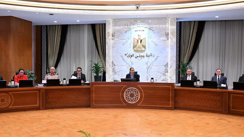 رئيس الوزراء: الجولات المُوسعة بمناطق التطوير في المنطقة الاقتصادية لقناة السويس دعماً لتوجه الدولة نحو توطين مختلف الصناعات 