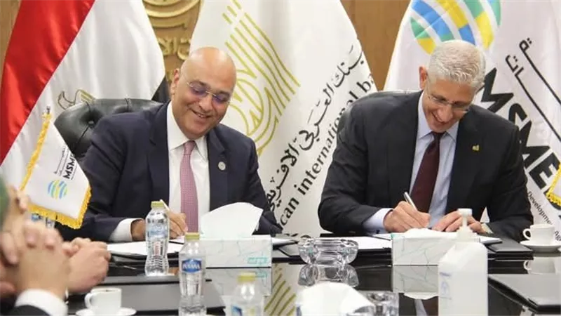 تنمية المشروعات يوقع عقد تمويل مع البنك العربي الأفريقي بـ150 مليون جنيه لتمويل المشروعات الإنتاجية والصناعية الصغيرة والمتوسطة 