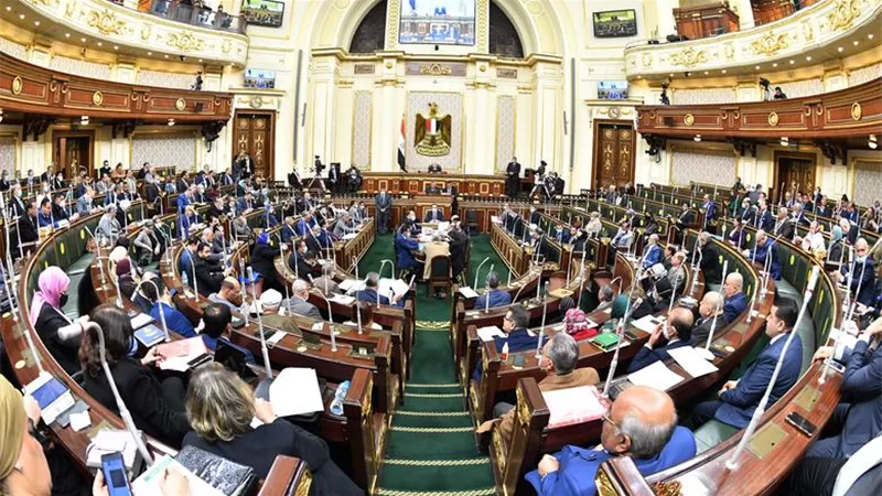 القوى العاملة بالنواب توافق على العلاوة الدورية للعاملين بالدولة