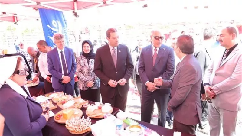 وزير العمل يختتم جولته في دمياط بتفقد معرضًا يقدم منتجات بأسعار مخفضة للمواطنين