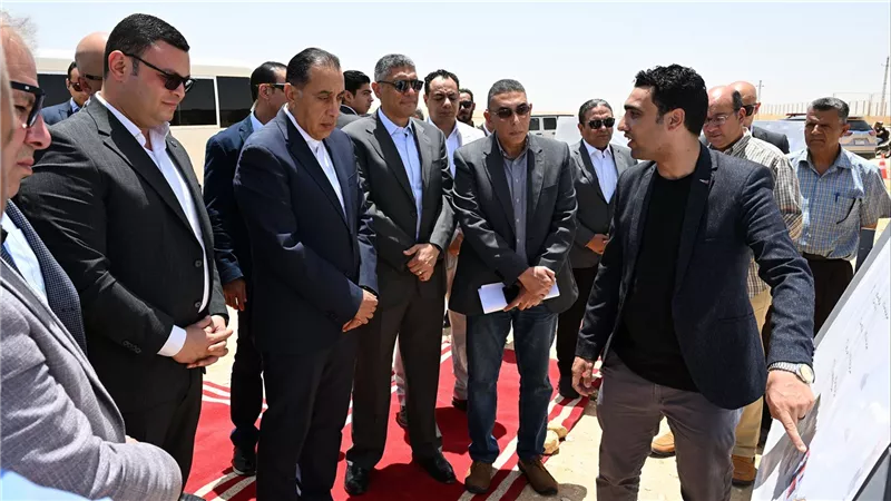 رئيس الوزراء يتابع موقف تنفيذ أعمال الطرق والمرافق بتوسعات مدينة الشيخ زايد (زايد الجديدة)