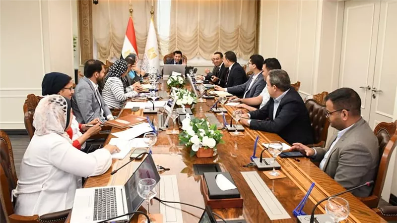 وزير الشباب والرياضة يبحث إطلاق حزمة برامج وأنشطة لتنمية النشء والتنمية المتكاملة