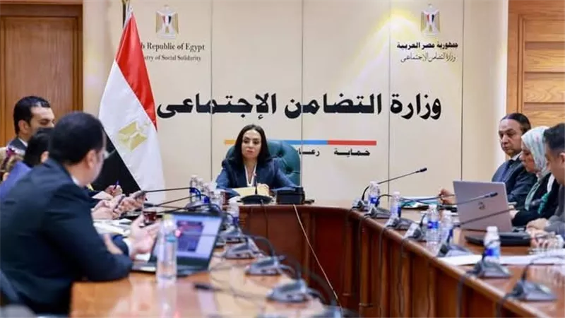  وزيرة التضامن الاجتماعي تجتمع مع الإدارة العامة لإدارة الأصول وتنمية الموارد بالوزارة