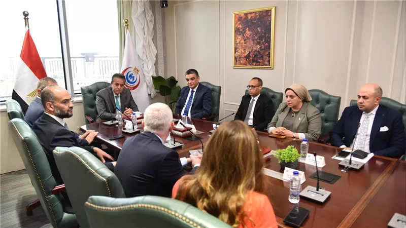 نائب رئيس مجلس الوزراء وزير الصحة يشهد توقيع بروتوكول تعاون بين شركة “Zimmer” و “AZM”