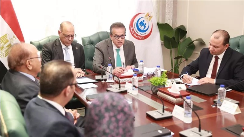 وزير الصحة يستقبل وزير العمل لبحث آليات تنظيم مهنة 
