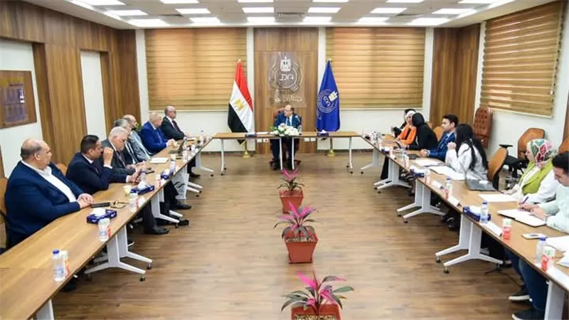 هيئة الدواء المصرية تعقد اجتماعًا موسعًا مع ممثلي المجلس التصديري للصناعات الطبية