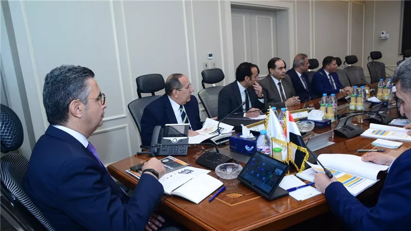 وزير التموين يجتمع برئيس مجلس إدارة شركة مطاحن ومخابز شمال القاهرة لمتابعة خطة التطوير ورفع كفاءة التشغيل