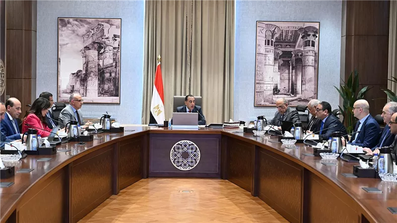 رئيس الوزراء يتابع موقف تنفيذ عددٍ من المشروعات الخدمية والتنموية بالوادي الجديد