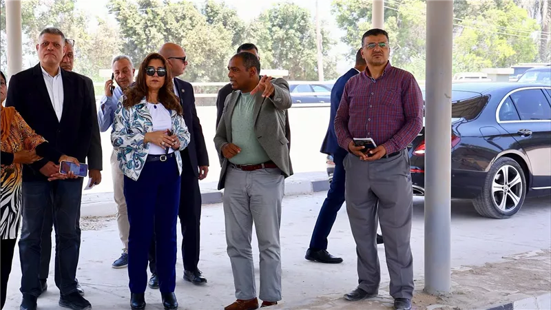 وزيرة التنمية المحلية تتفقد مشروعات المواقف والأسواق