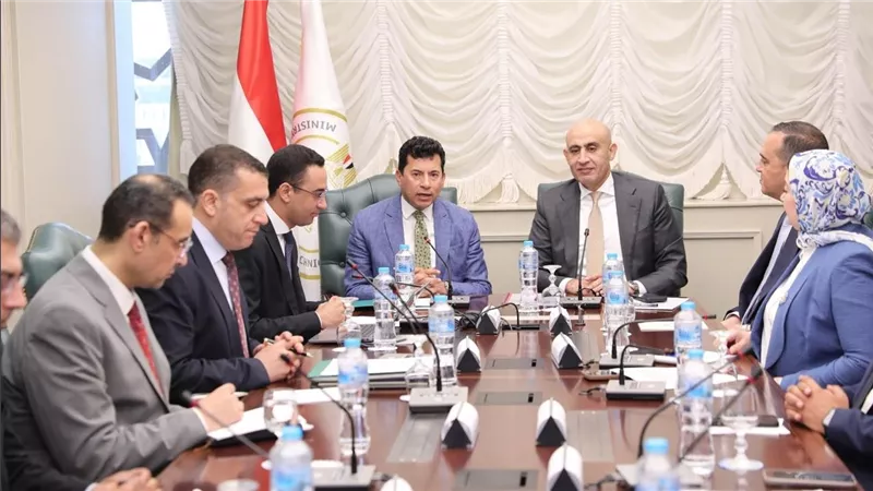 - وزير التربية والتعليم يبحث مع وزير الشباب والرياضة سبل تعزيز التعاون لإطلاق دوري المدارس على مستوى الجمهورية 