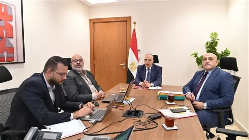 وزير الري يتابع أعمال حماية الشواطئ بسواحل مصر الشمالية