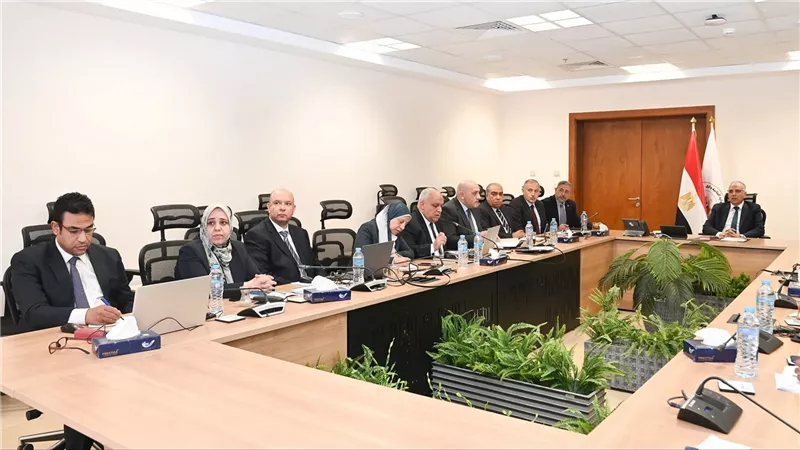 وزير الري يتابع حالة الري بالمحافظات خلال فترة أقصى الاحتياجات المائية وموقف إيراد نهر النيل