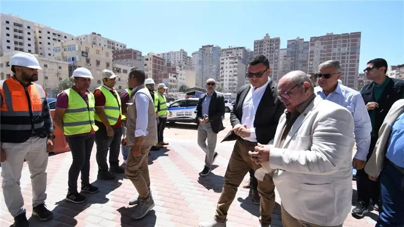 وزير الإسكان ومحافظ الإسكندرية يتفقدان مشروع إنشاء كوبرى 45 