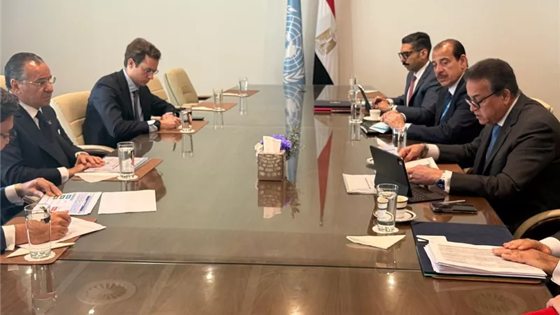 وزير الصحة والسكان يلتقى رئيس شركة GKSD القابضة للاستثمار لبحث مستجدات التعاون في العديد من المجالات الطبية
