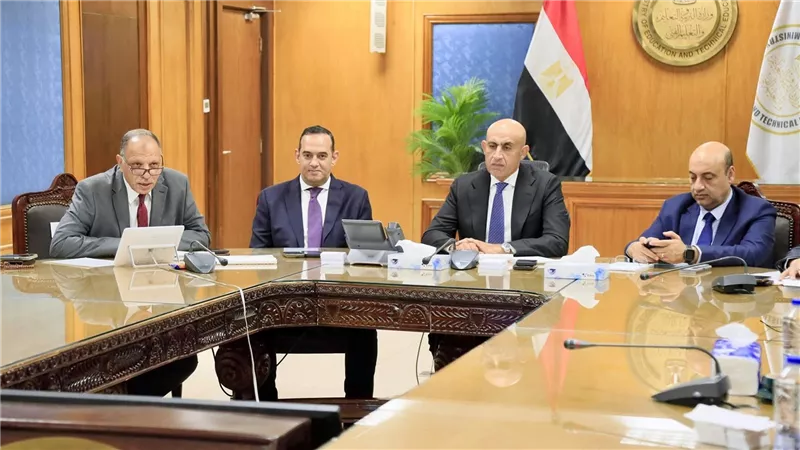 وزير التربية والتعليم يتابع امتحانات الثانوية العامة من خلال غرفة العمليات المركزية بالوزارة