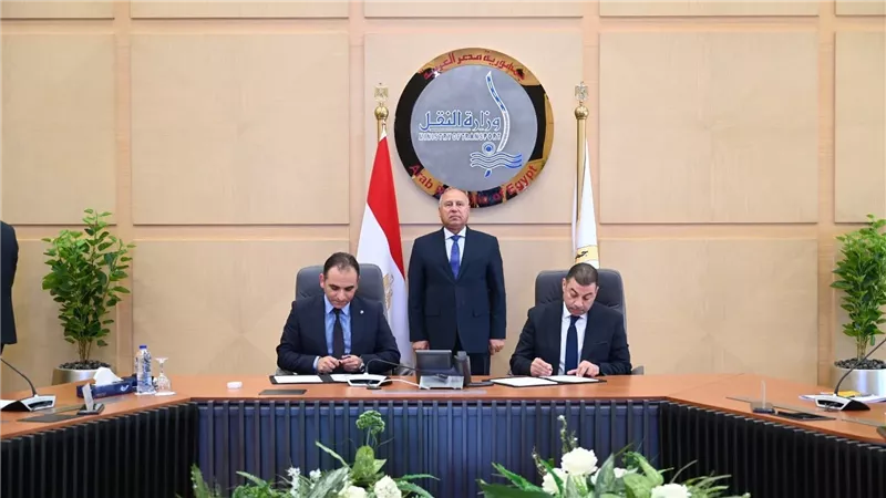 وزير الصناعة والنقل يشهد توقيع عقد ترخيص شركة 