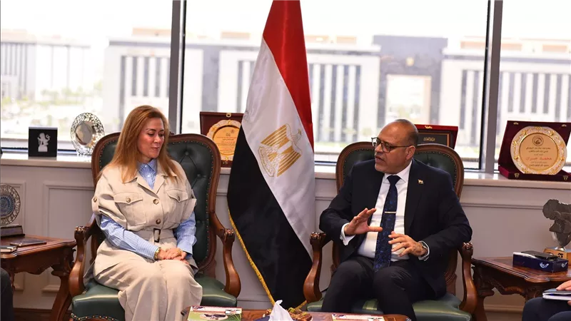 وزير العمل يستقبل المدير التنفيذي للأكاديمية الوطنية للتدريب لتعزيز التعاون وبحث الملفات المستقبلية