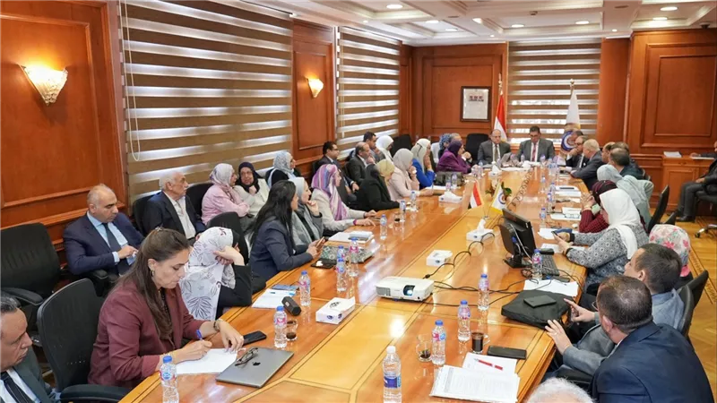 رئيس هيئة الدواء المصرية يشارك في اجتماع لجنة قطاع الدراسات الصيدلية بالمجلس الأعلى للجامعات