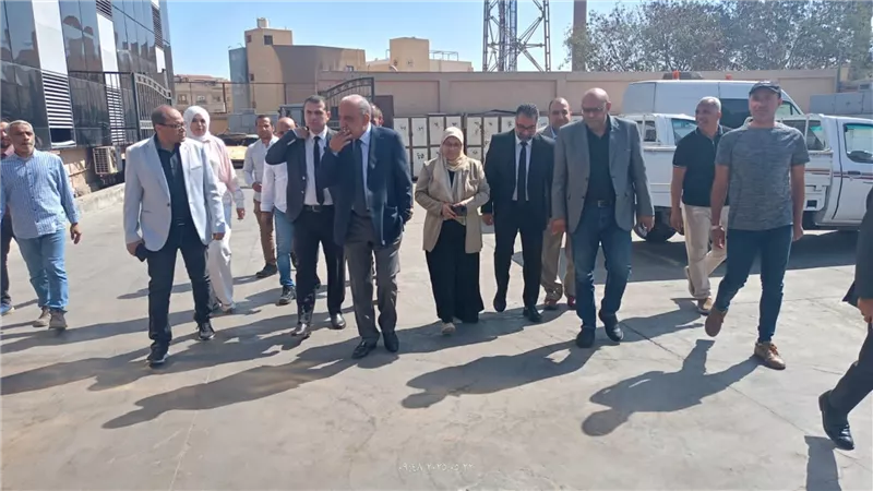 وزير الكهرباء والطاقة المتجددة يتفقد شركة شمال القاهرة لتوزيع الكهرباء 