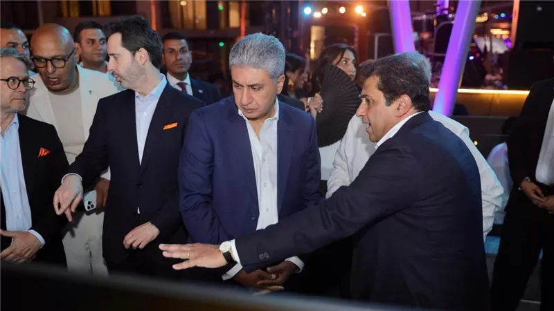 وزير السياحة والآثار يشهد الافتتاح الرسمي لفندق 