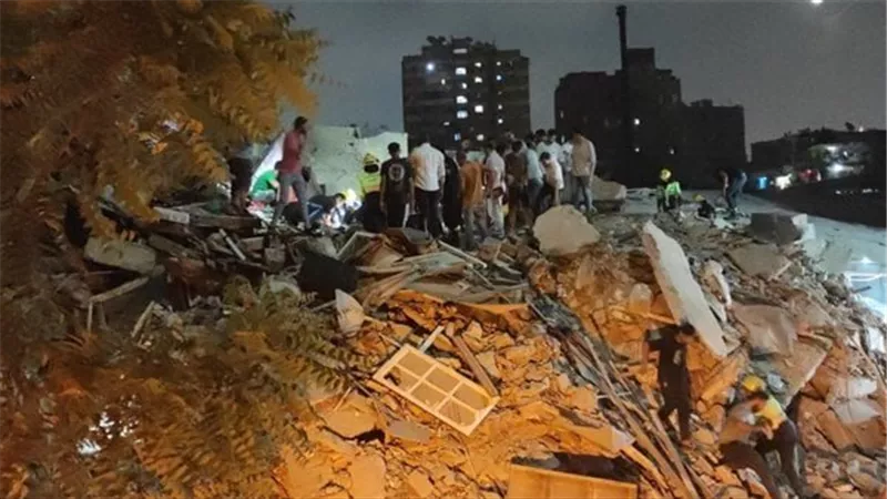  الأجهزة الأمنية تستمع لأقوال شهود العيان فى واقعة المنزل المنهار فى السيدة زينب