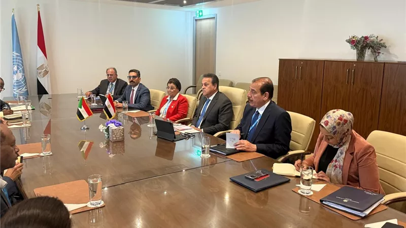 وزير الصحة يلتقي وزير الصحة السوداني لبحث أوجه التعاون المشترك