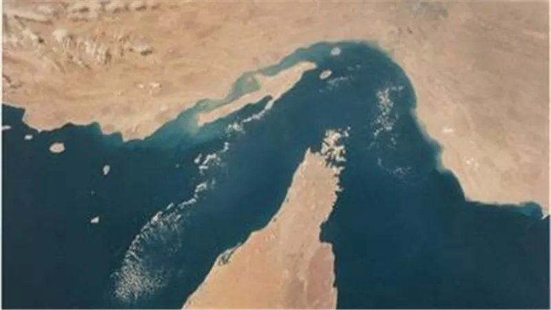 البرلمان الإيرانى يوافق على إغلاق مضيق هرمز
