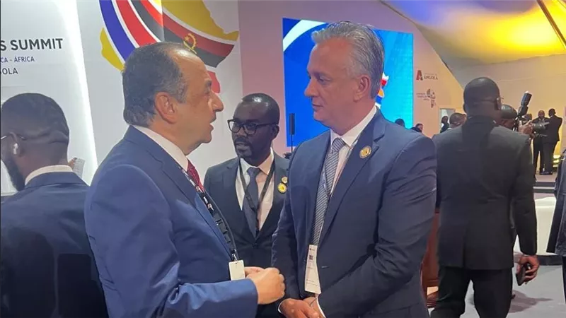 على هامش القمة الأمريكية الأفريقية.. وزير قطاع الأعمال يلتقي نائبة رئيس أنجولا وعددًا من الوزراء لبحث تعزيز التعاون 