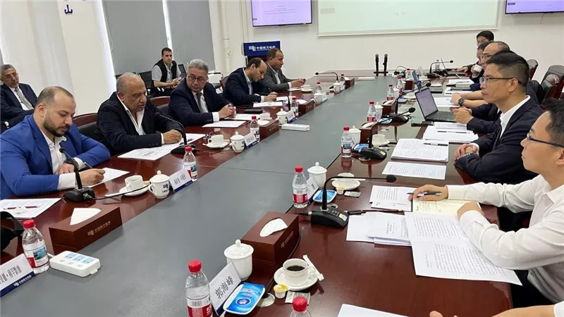 وزير الكهرباء يزور شركة شبكة كهرباء جنوب الصين الدولية 