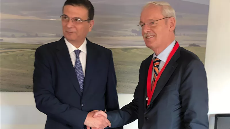وزير الزراعة يبحث مع وزير المصايد والأمن الغذائي الهولندي تعزيز التعاون المشترك بين البلدين