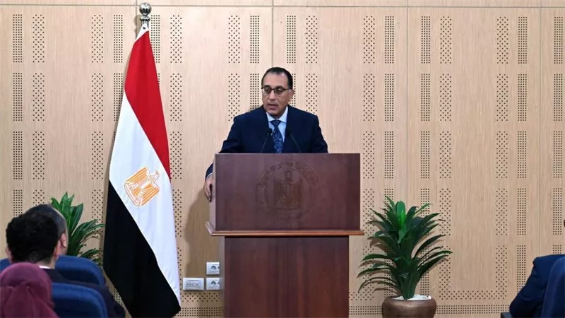 رئيس الوزراء يوجه بإعفاء كامل من المصروفات الدراسية لأسر الـ19 شهيدة بحادث المنوفية