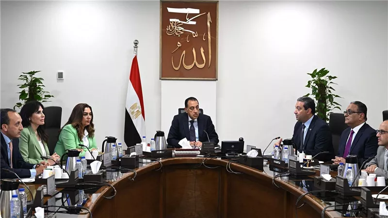رئيس الوزراء يتابع موقف تنفيذ المشروعات والفرص الاستثمارية بمحافظة دمياط
