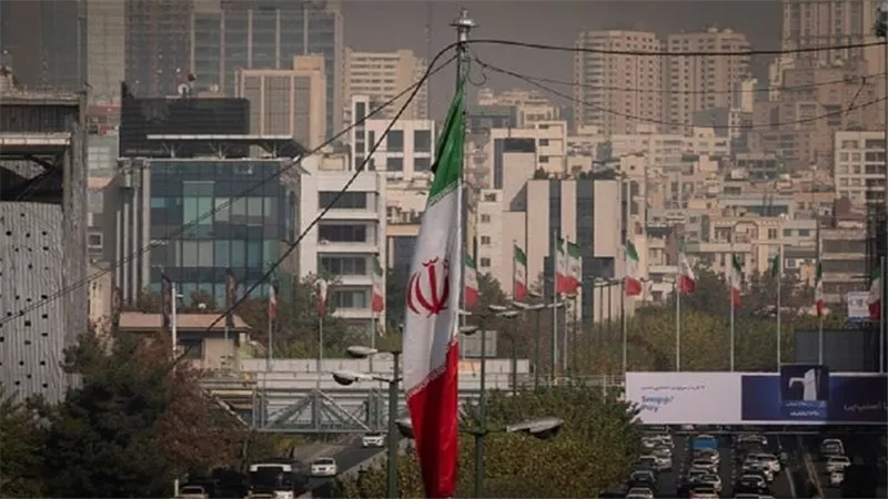 تفاصيل اعتقال الشرطة الإيرانية عميل للموساد في محطة مترو بطهران