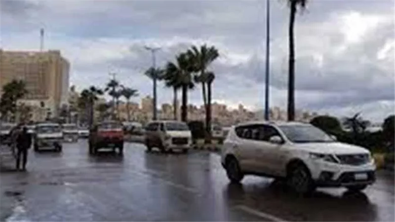 سحب وأمطار ببعض المناطق.. الأرصاد تكشف مفاجأة فى طقس الساعات المقبلة