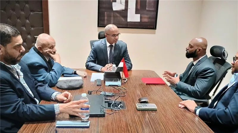 وزير الإسكان يناقش مع مسئولي أحد التحالفات العالمية التصنيع المحلي للمهمات الكهروميكانيكية بمشروعات مياه الشرب والصرف الصحي