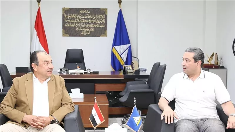 وزير قطاع الأعمال يلتقي محافظ دمياط لتفقد عدد من المنشآت الصناعية